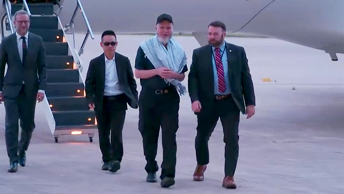 Dennis Coyle voltou aos Estados Unidos