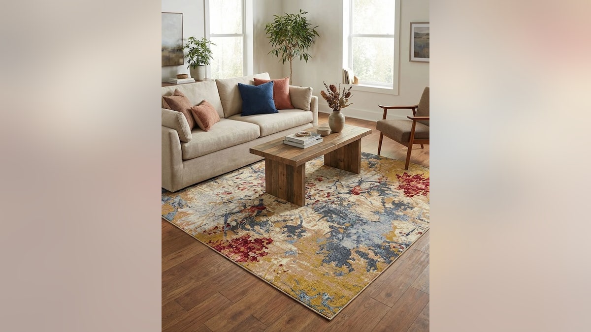 This square-shaped rug can be used indoors or outdoors.