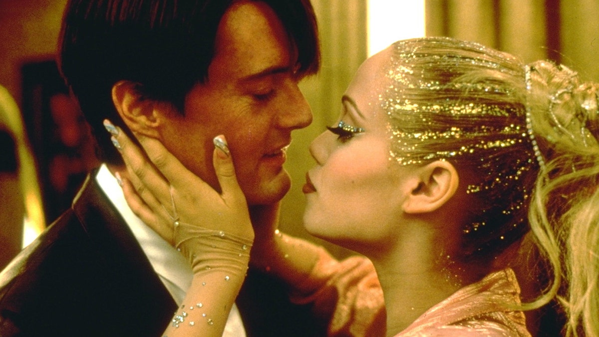 Uma cena do filme "Showgirls."