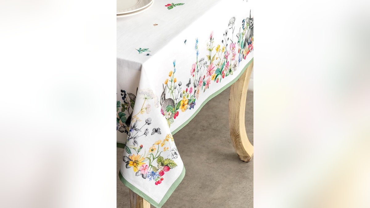 Rinfresco istantaneo della tavola primaverile.