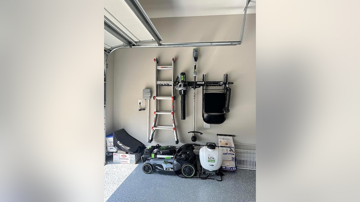 Remove clutter from the garage floor.