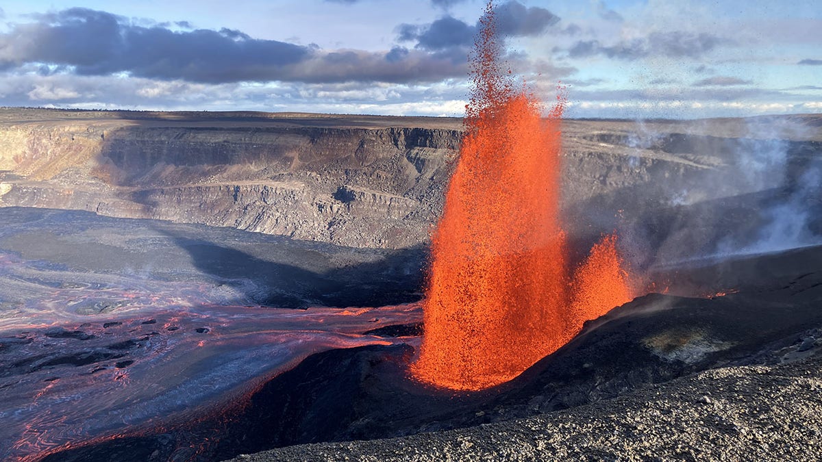 Kilauea Volcano in Hawaii erupts