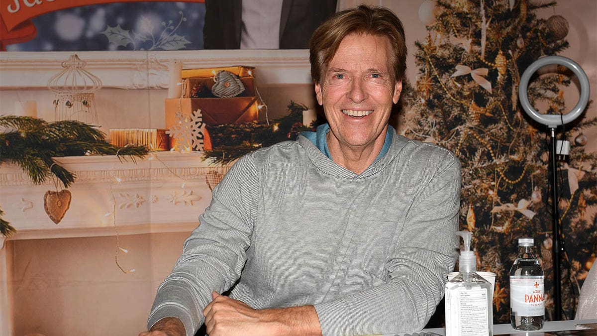 Jack Wagner smiling at Christmas Con