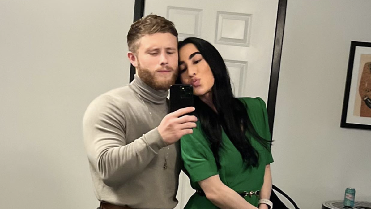 Jeff Nippard and Stephanie Buttermore selfie