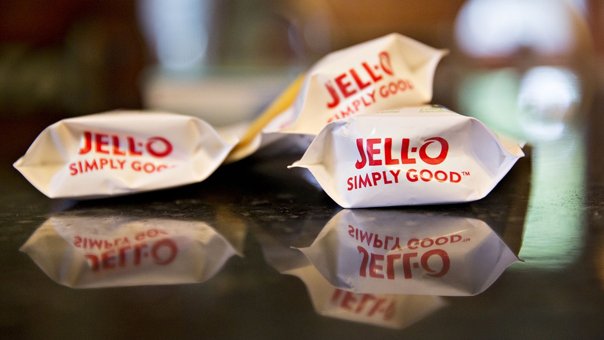 Kraft Heinz Co. Jello-O brand Simply Good instant pudding packets are arranged for a photograph in Tiskilwa, Illinois, U.S., on Wednesday, Aug. 2, 2017.