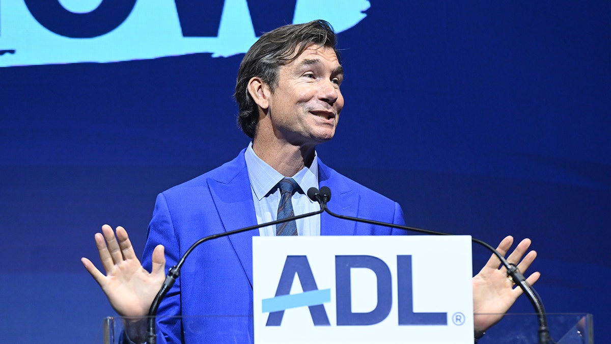 Jerry O’Connell says he’s quitting podcasts after viral Bill Maher appearance