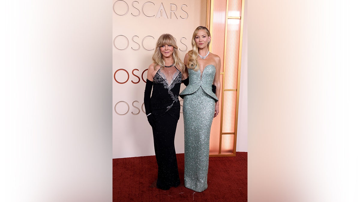 Kate Hudson and Goldie Hawn at the Oscars