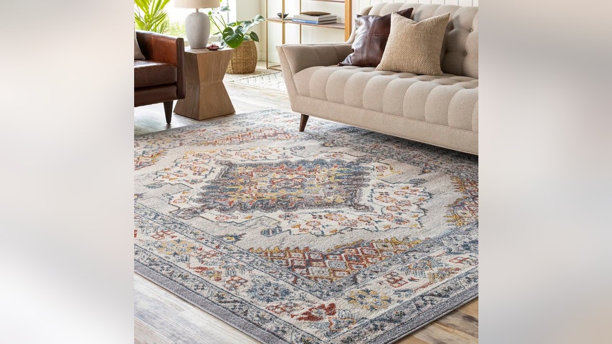 This rug covers a large area.