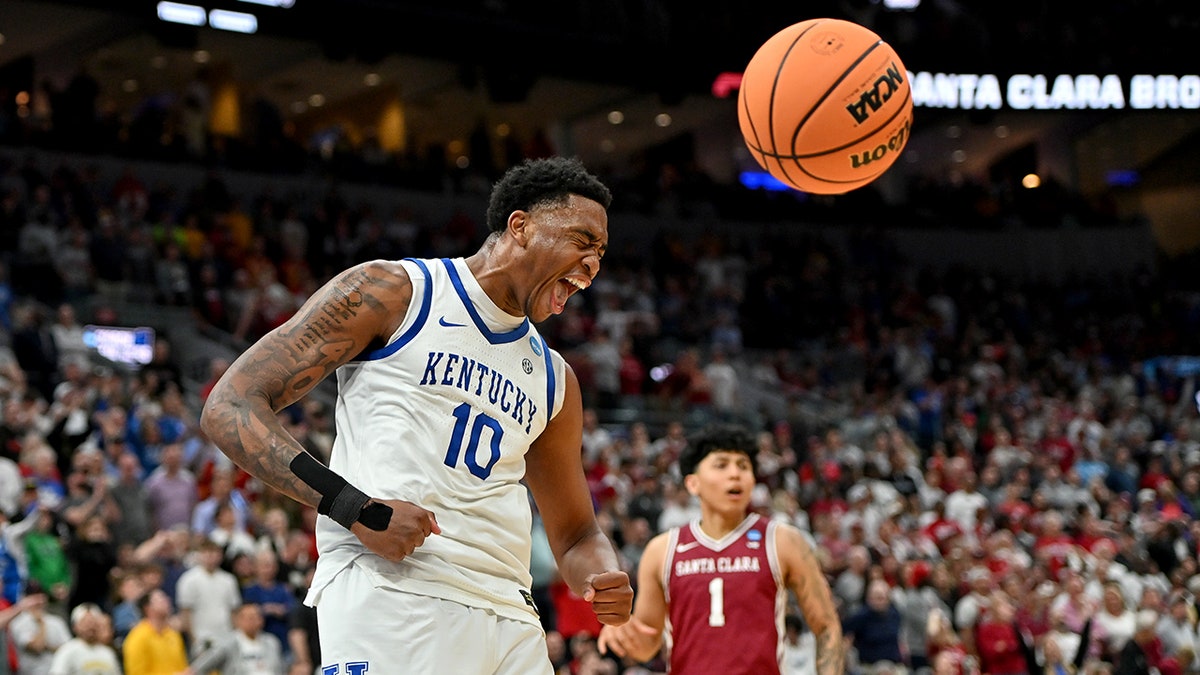 Brandon Garrison celebrates dunk