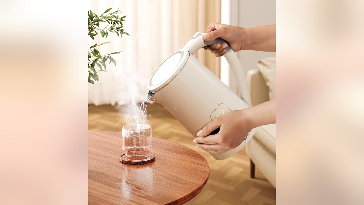 Boil water in seconds with this electric kettle.