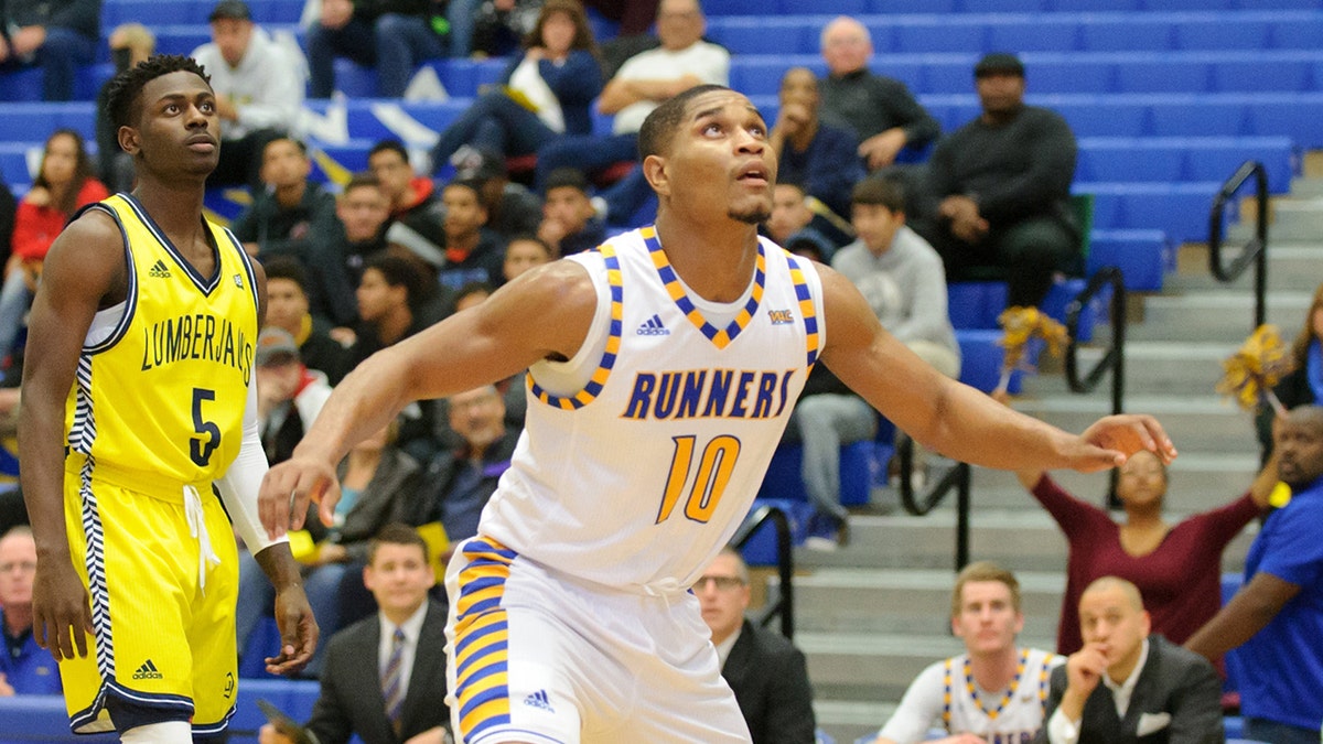 Kevin Mays fighting for rebound