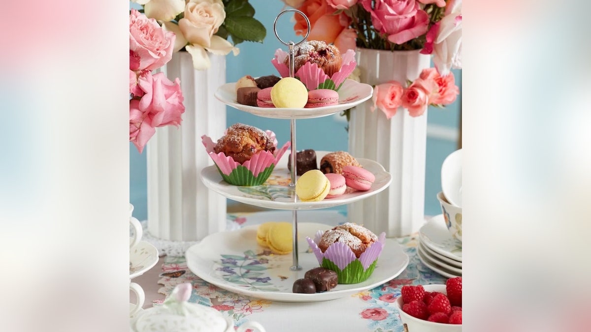 Servi i dolci e decora subito il tuo centrotavola.