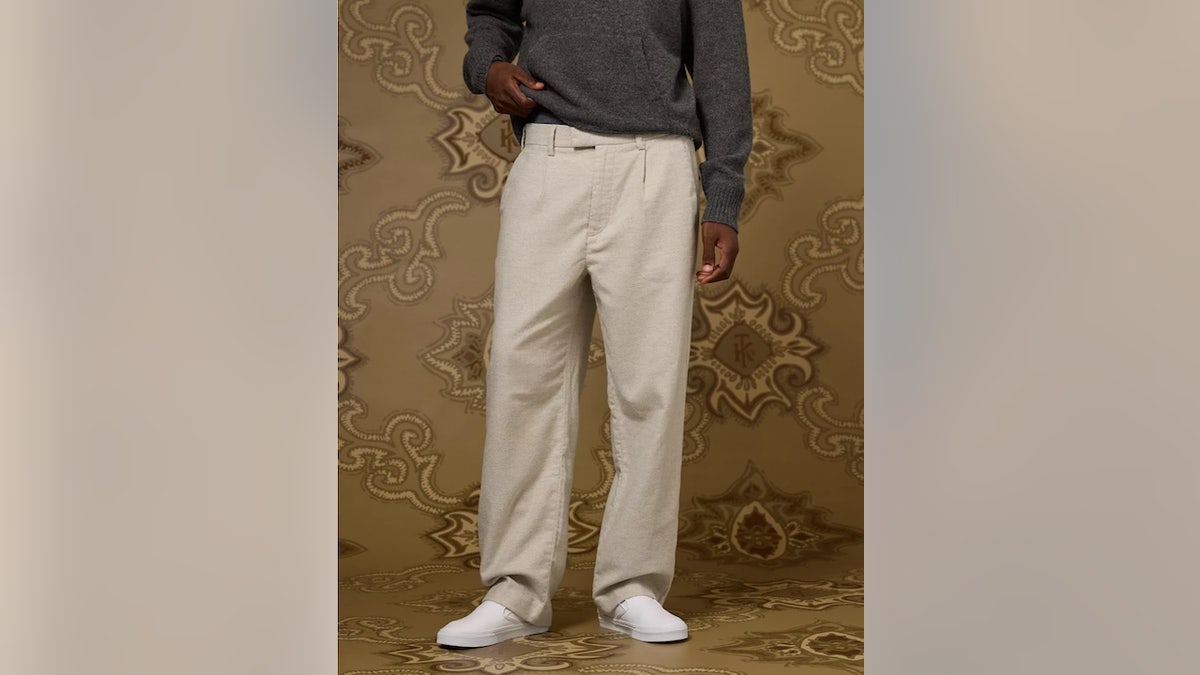 Soft, roomy trousers in a spring-ready shade.