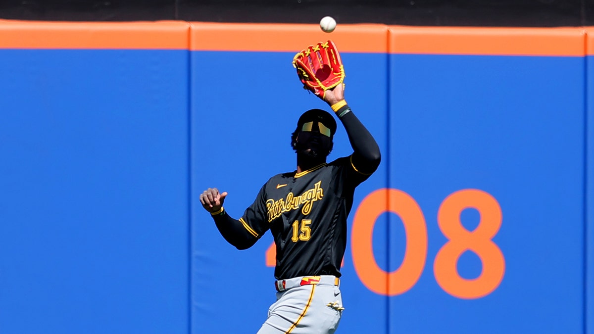 Pirates' Oneil Cruz faces criticism for defensive effort | Fox News