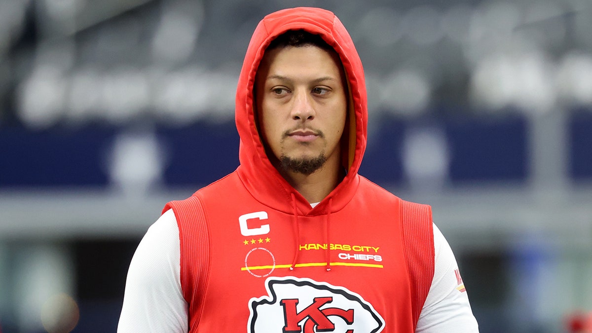 NFL news: Patrick Mahomes spotted throwing football 3 months after ACL tear NFL news: Patrick Mahomes spotted throwing football 3 months after ACL tear