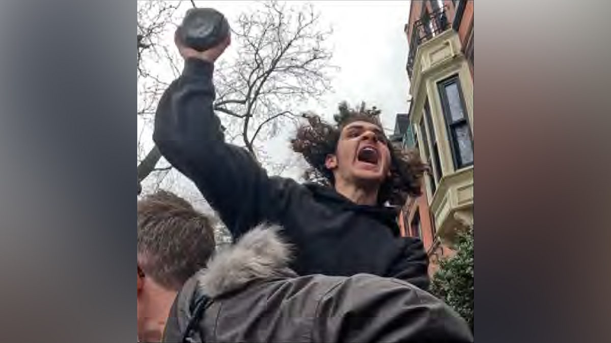 Suspect accused in ISIS-inspired terror attack outside New York City mayor’s home raises arm during protest