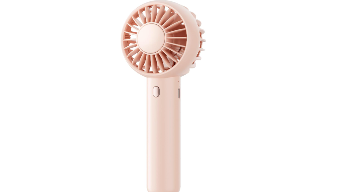 This little handheld fan is easy to carry.