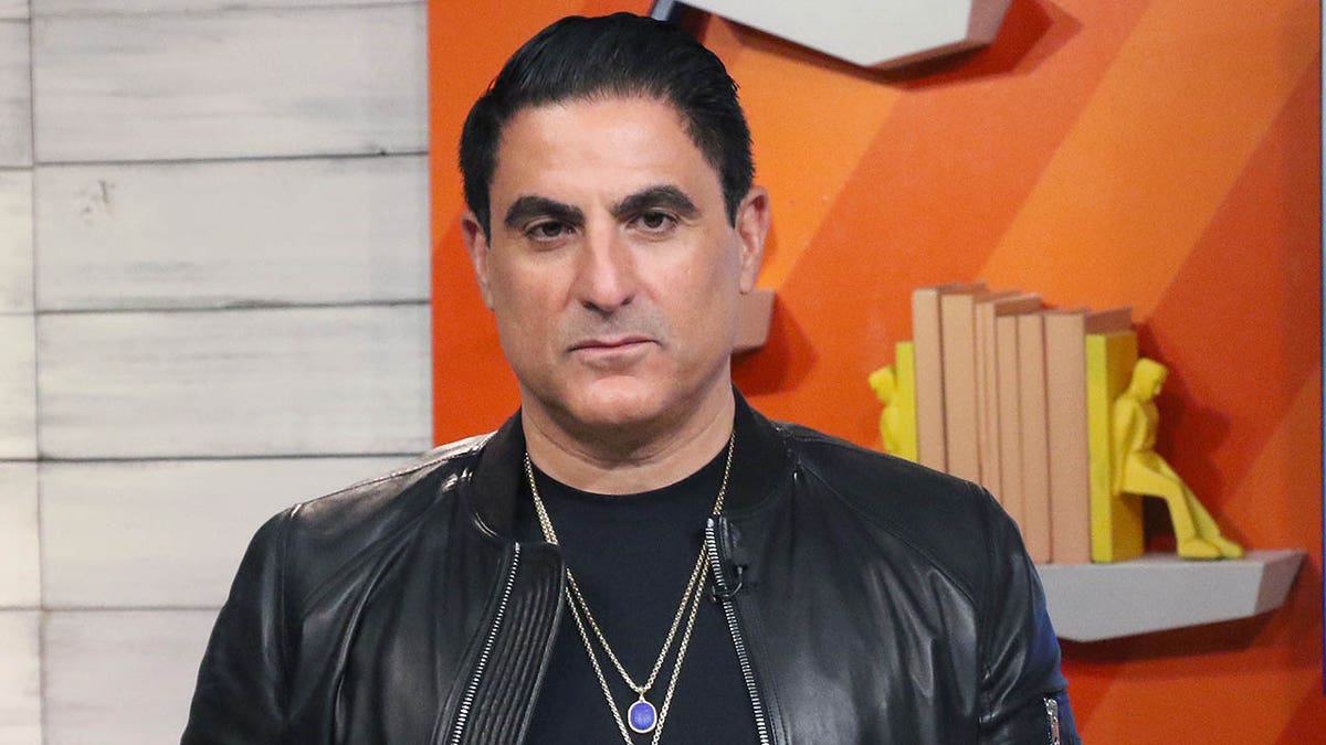Reza Farahan on radio show