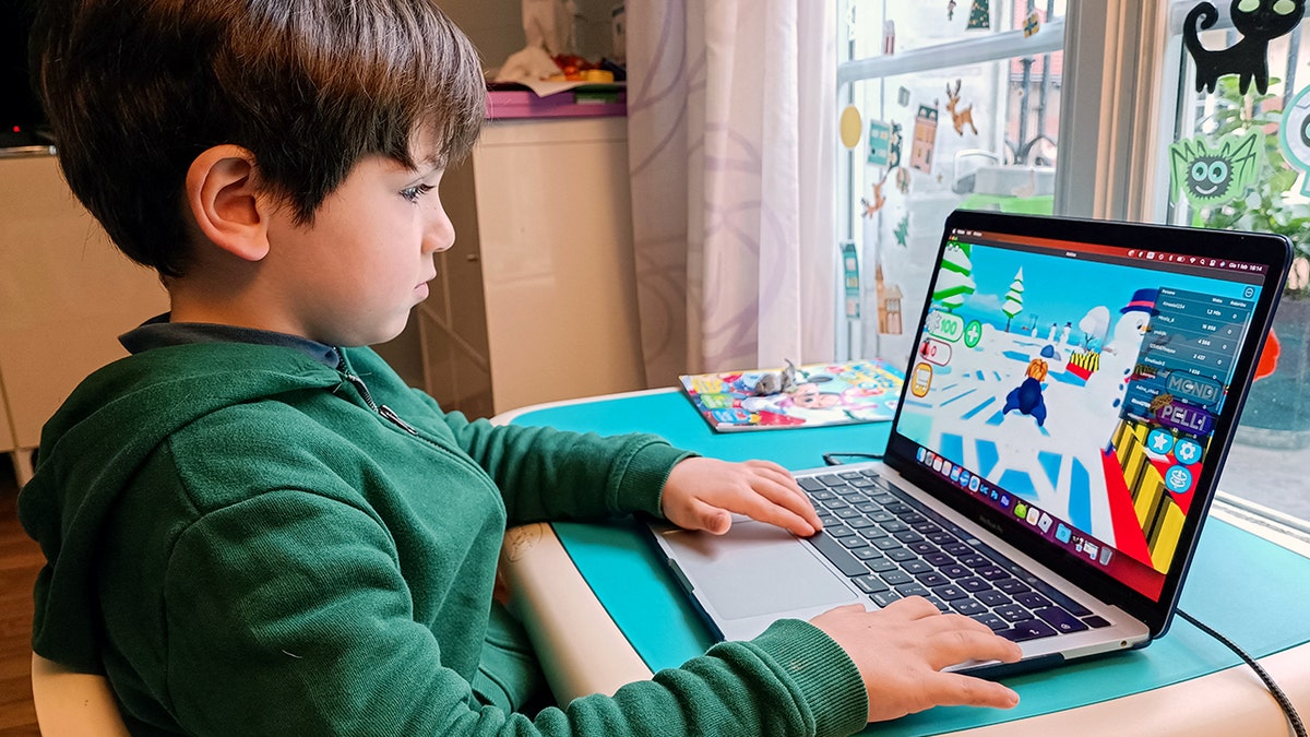 Roblox Launches New Age Based Account Types For Kids Under 16 In June Roblox Online Safety Ai 2 