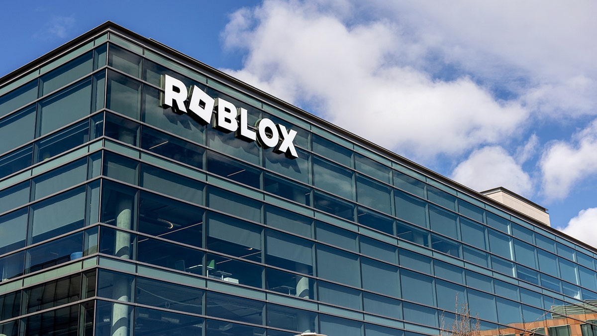 Roblox Launches New Age Based Account Types For Kids Under 16 In June Roblox Online Safety Ai 3 