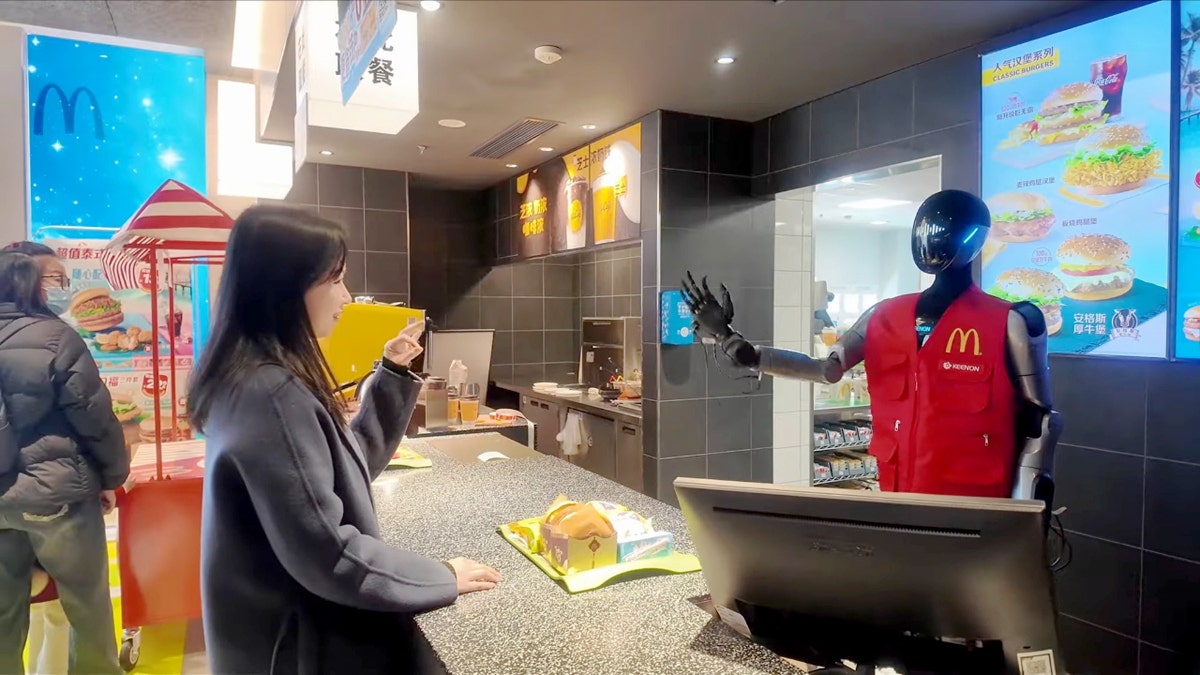Robot al lavoro al McDonald's