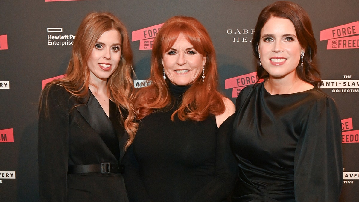 Sarah Ferguson with princesses Beatrice and Eugenie