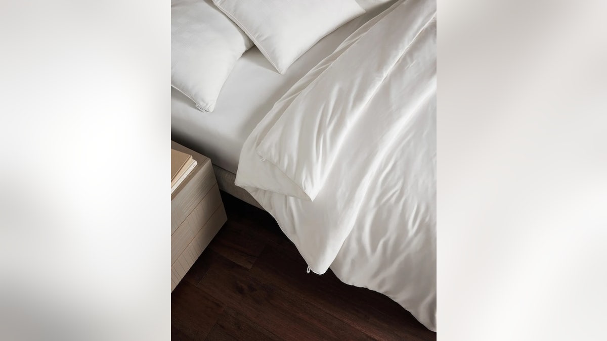 Smooth and comforting, silk does not trap heat like heavy fabrics.