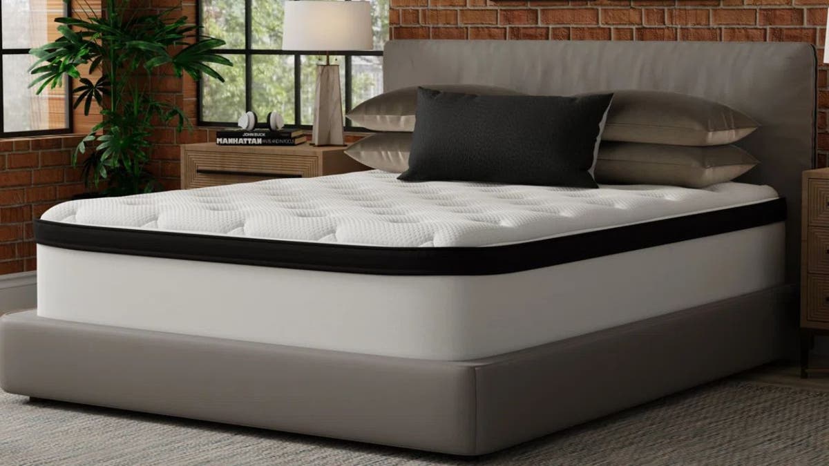 Get balanced sleep with this hybrid option.