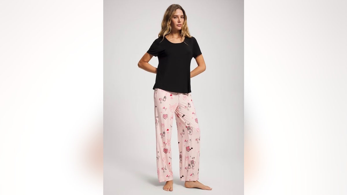 This set comes with a roomy T-shirt and relaxed-fit bottoms.