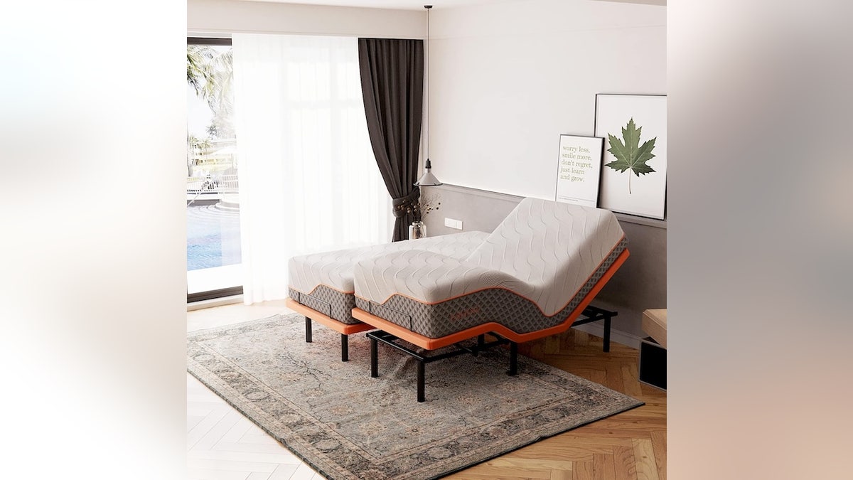 You and your partner can each control their side of the frame.