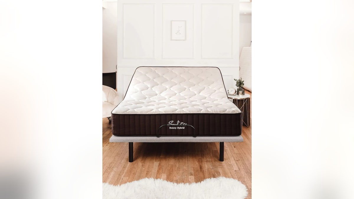 Get a deep massage while nodding off to sleep.