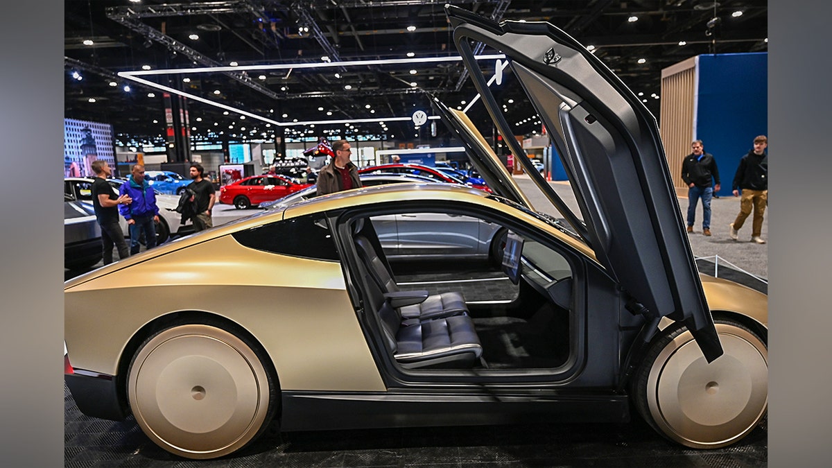 Vista laterale della nuova CyberCab.