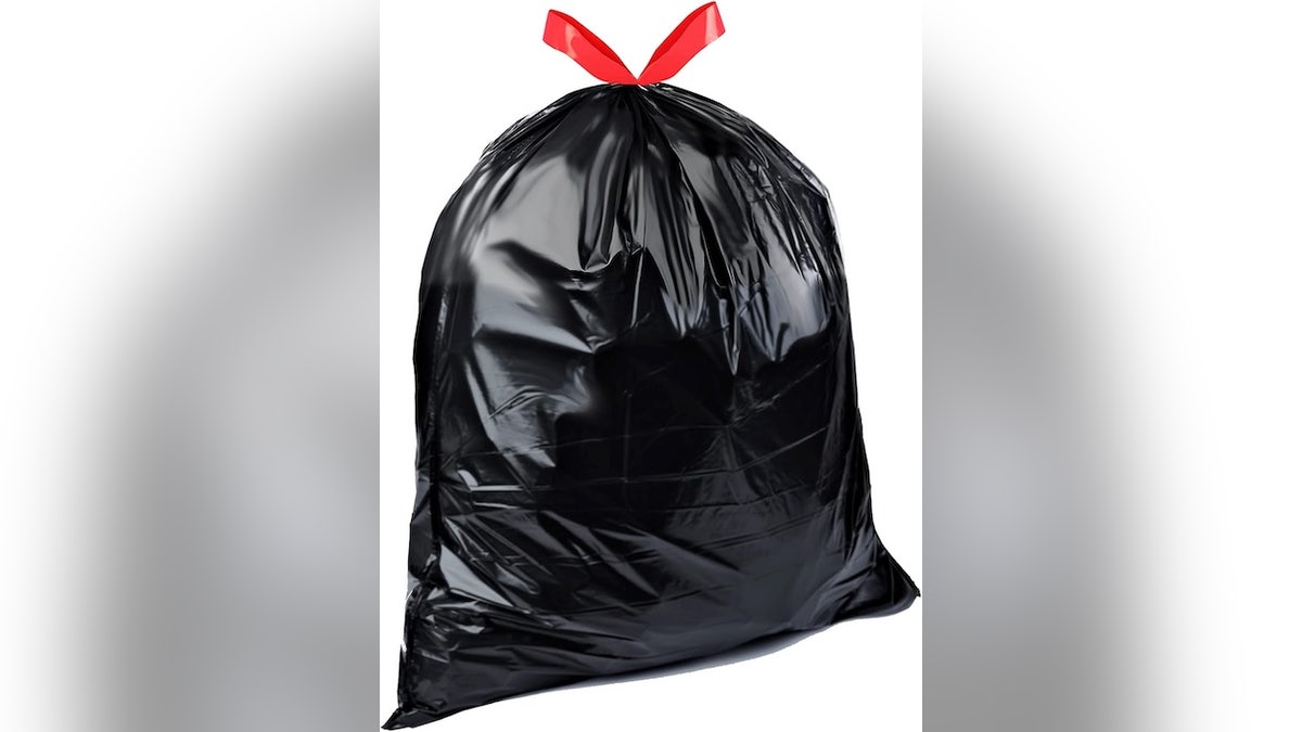 Strong trash bags with an easy-tie drawstring top.