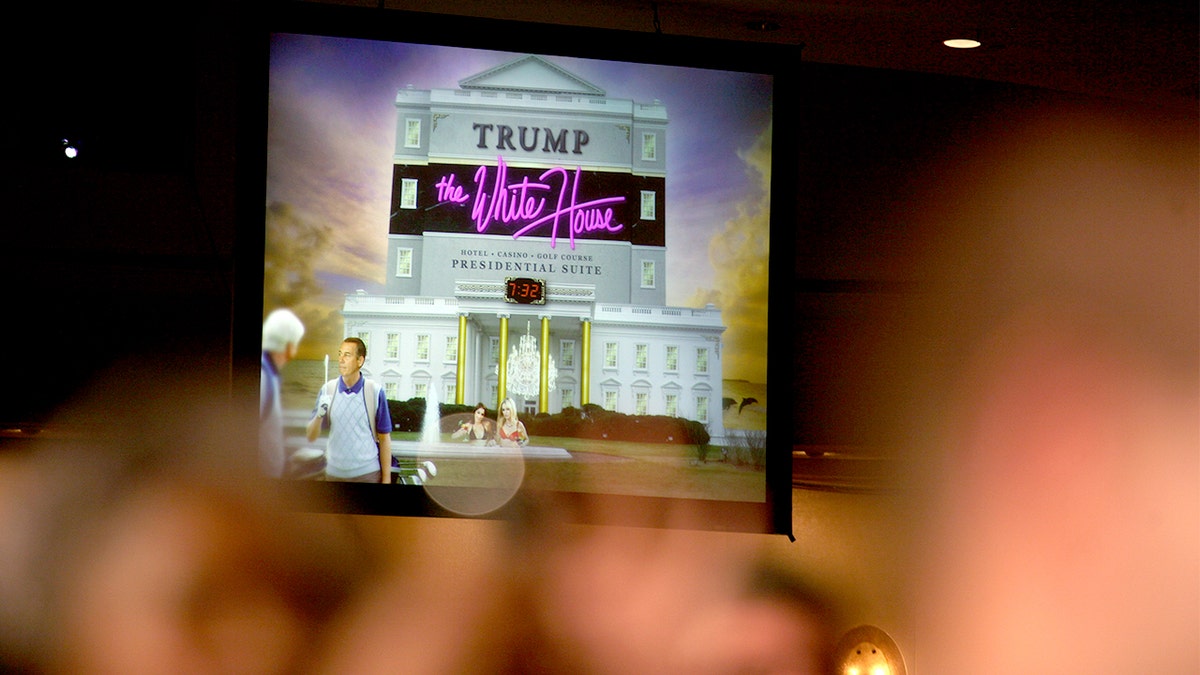 Trump mocked at 2011 White House Correspondents Dinner