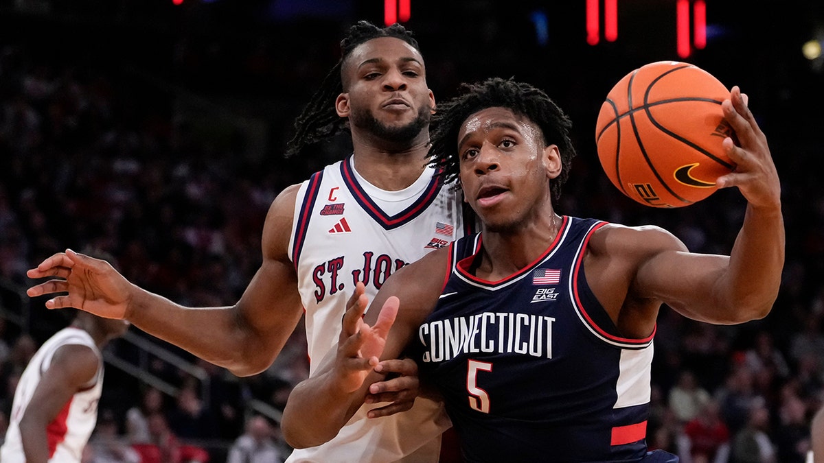 Tarris Reed Jr. gets the ball