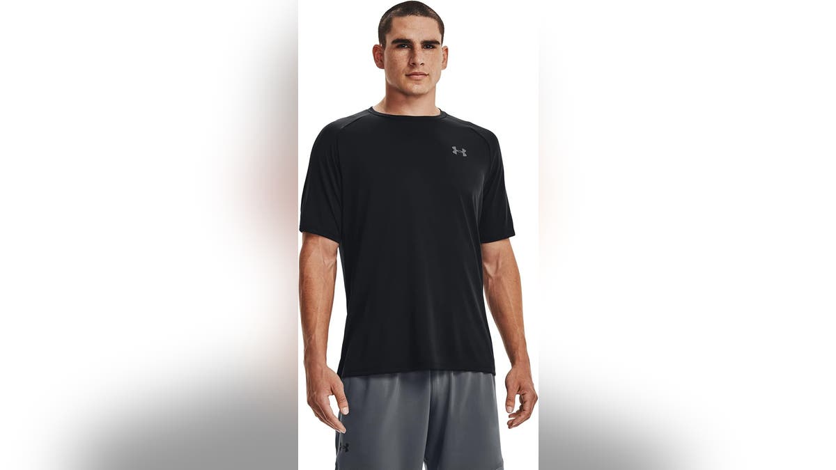 This T-shirt is soft, absorbent and quick-drying.