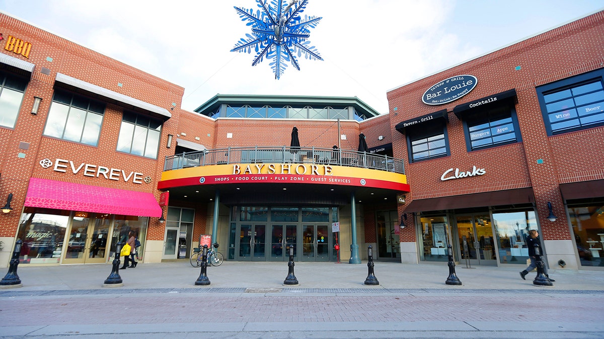 Bayshore Mall successful  Glendale, Wisconsin