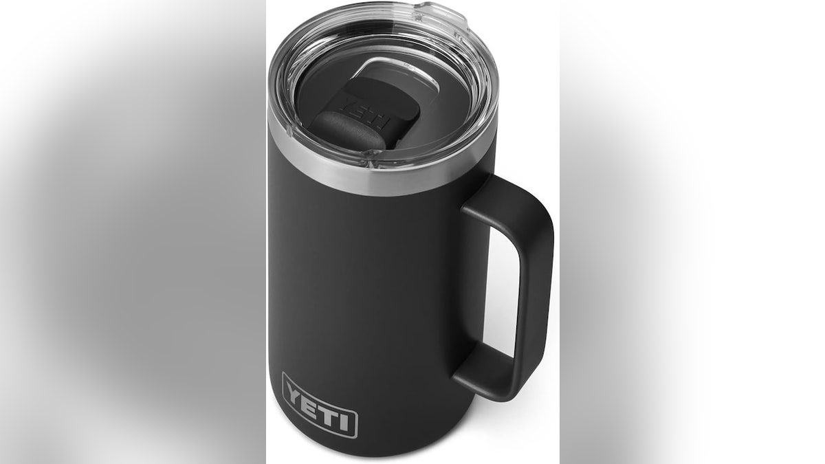 Drinks stay hotter or colder longer in a Yeti.