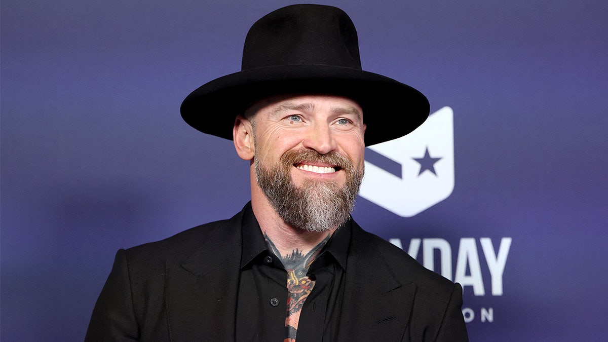 Zac Brown arrives at American Music Awards in Las Vegas.