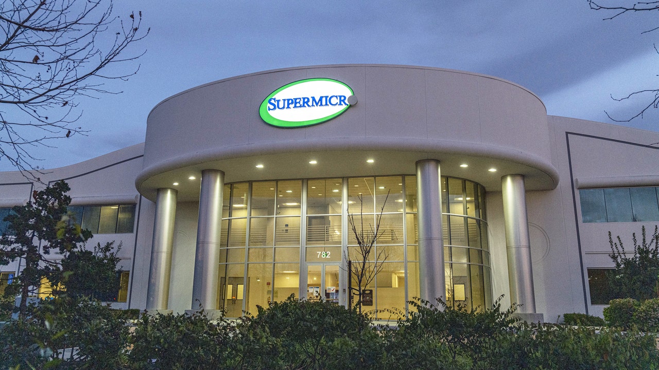 Prosecutors say Supermicro officials smuggled $2.5B in AI tech to China