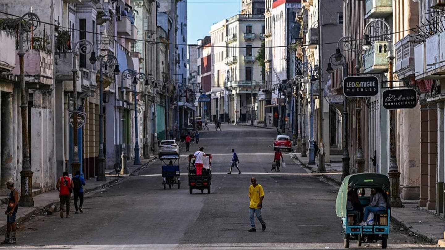 Activists stay in 5-star Cuban hotel as island suffers total blackout