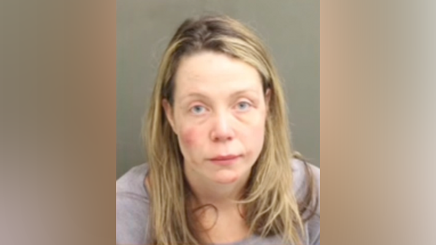 Wanita Florida Terlihat dalam Video Diduga Menyerang Pengemudi Hamil, Penonton Tua dan Menggigit Petugas Polisi