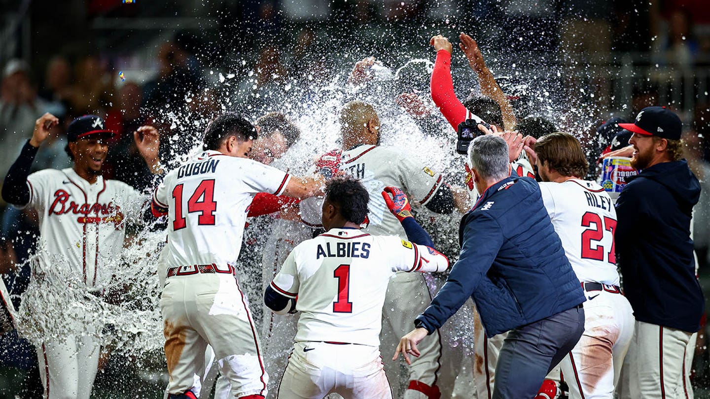 Braves' Dominic Smith hits walk-off home run nearly 2 weeks after mother's death