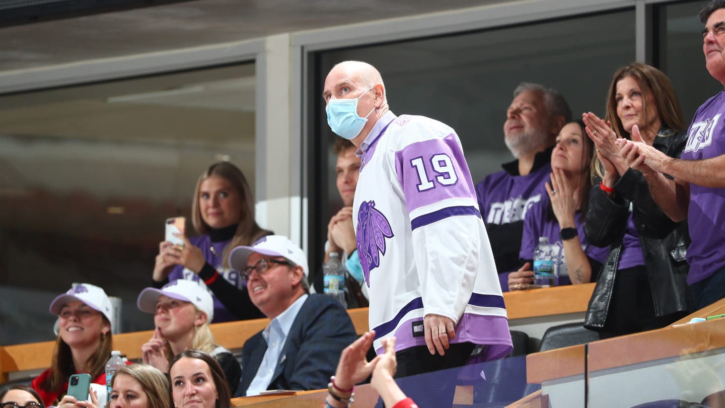 Longtime Blackhawks great and broadcaster Troy Murray dies at 63, team says