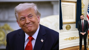 NYC mayor who blasted US strikes on Iran posed with Declaration of Independence at White House - Fox News