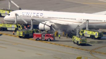 United flight dumps 256 passengers down emergency slides, airstairs after engine fails - Fox News