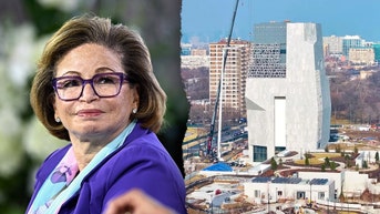 Valerie Jarrett says President Trump not invited to Obama Presidential Center opening - Fox News