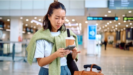 Airline meal vouchers 'almost insulting' as airport food prices soar, say passengers and experts