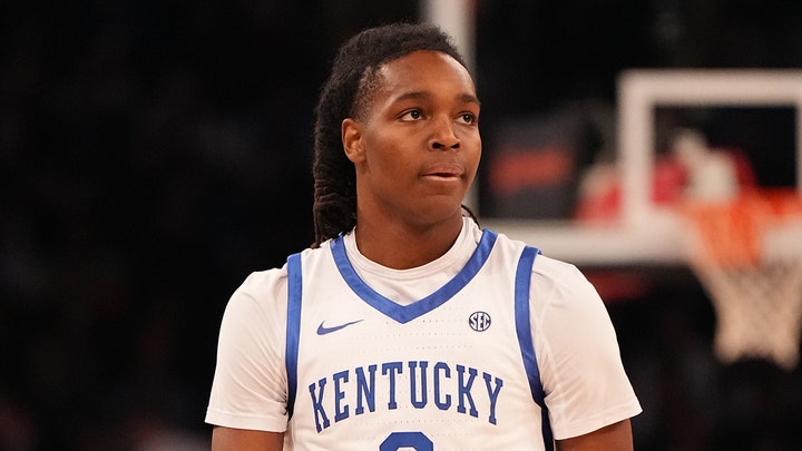 Bruce Pearl questions undefeated college basketball team's tournament status