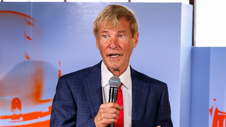 FOX Sports broadcaster Tim Brando talks streaming issue